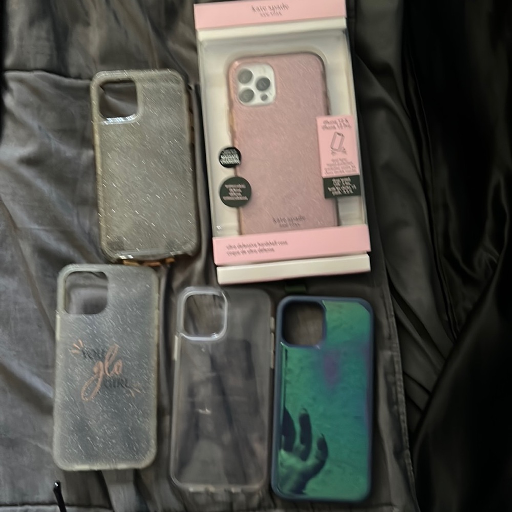5 iPhone 12 and iPhone 12 Pro cases